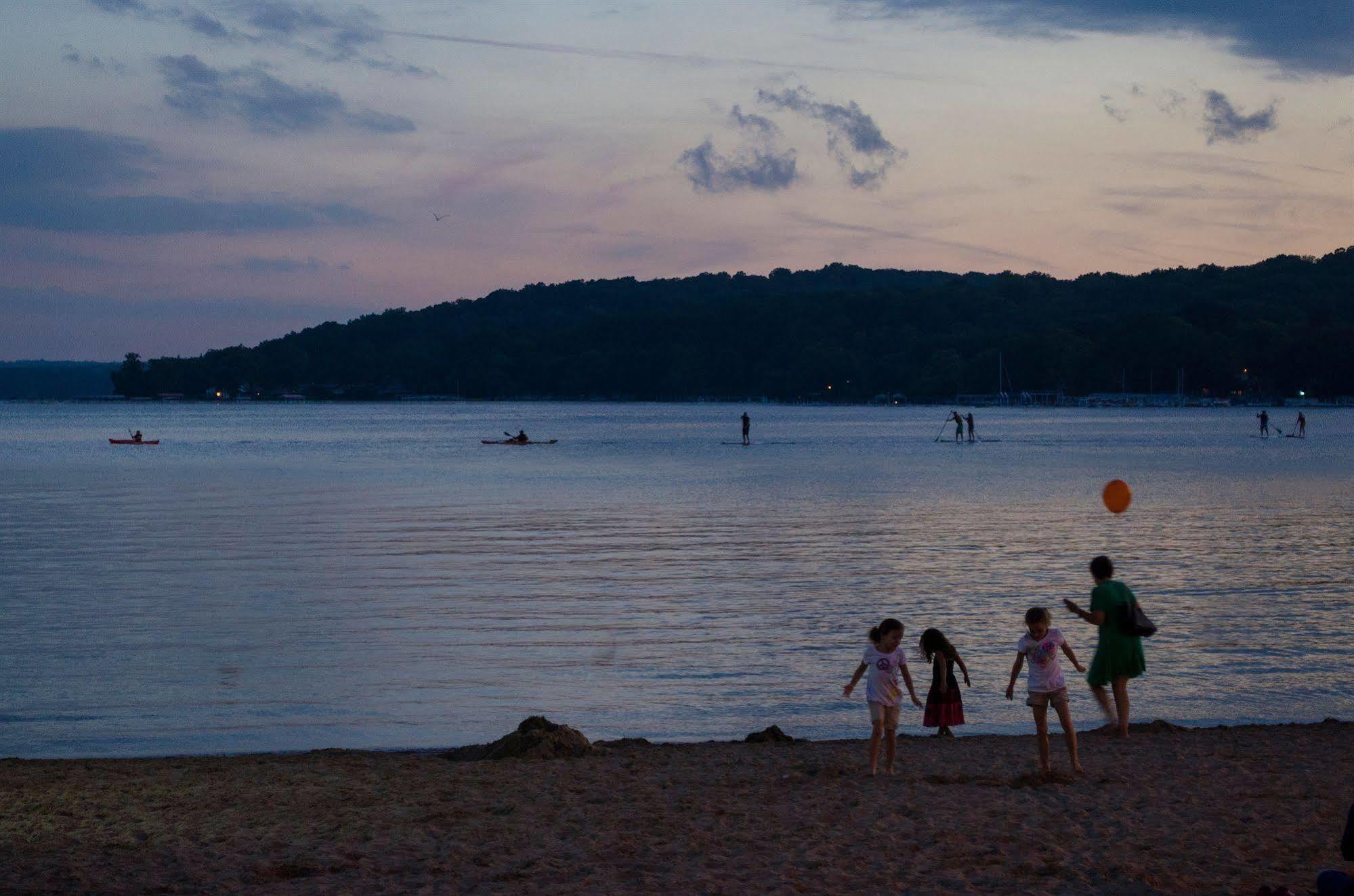 The Cove Of Lake Geneva Luaran gambar
